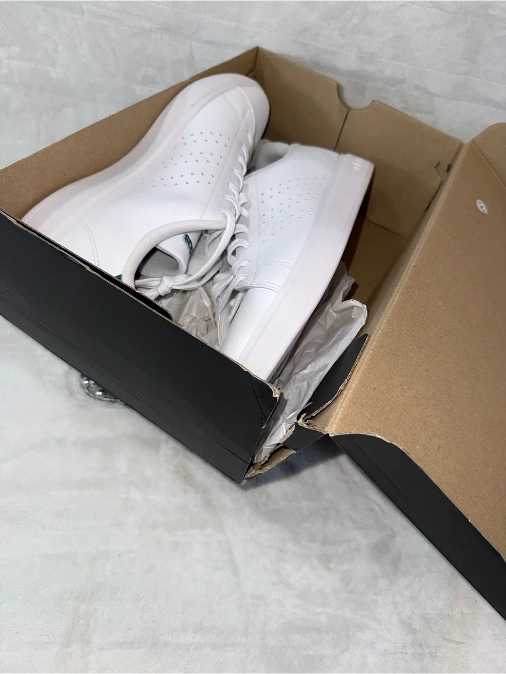 Adidas White Advantage 2.0  12 men’s Sneakers with Green Heel Tab
